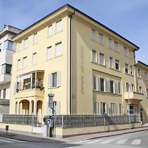 La Pace Hotel